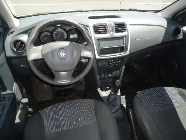 RENAULT Sandero - Foto