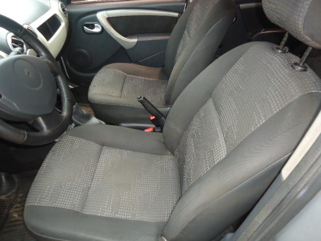 RENAULT Sandero - Foto