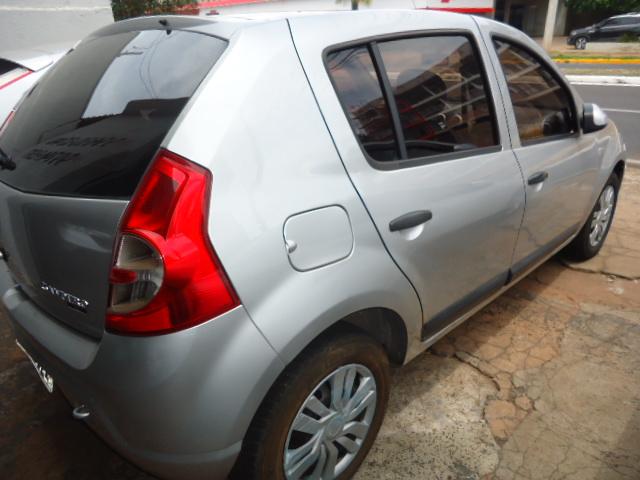 RENAULT Sandero - Foto