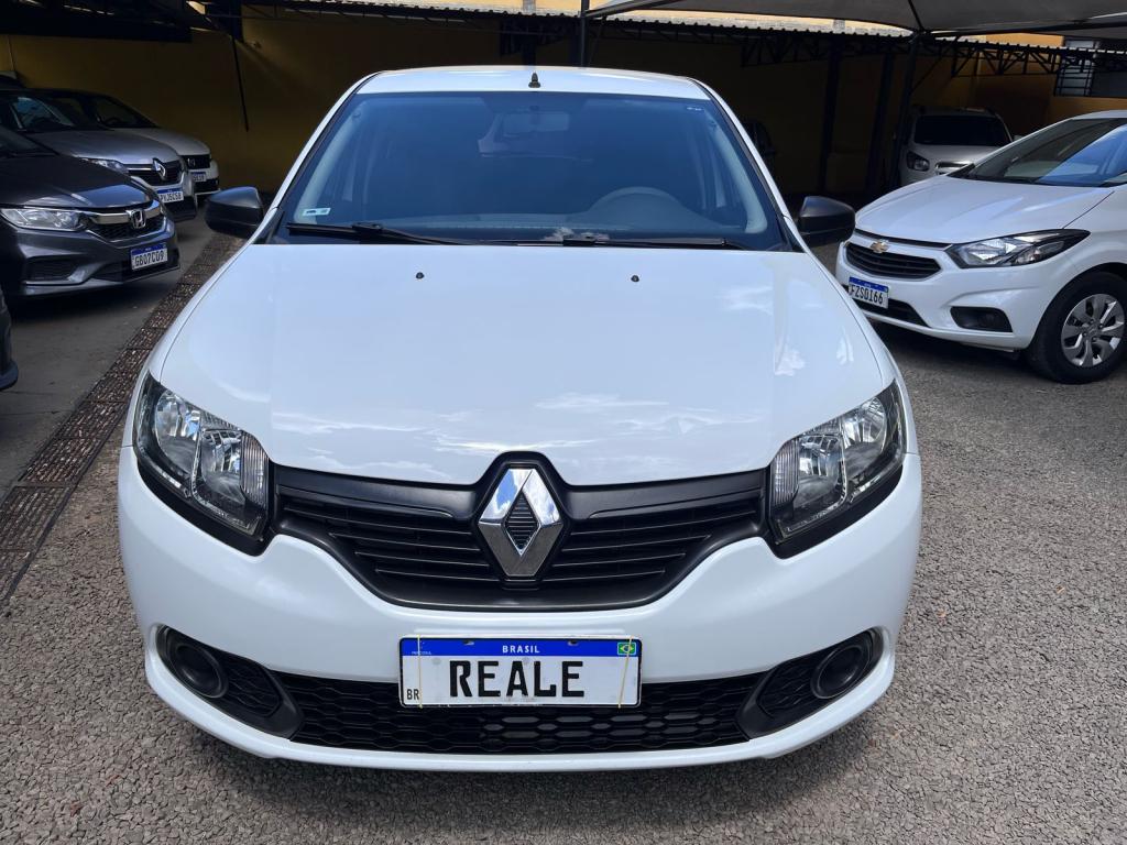 RENAULT Sandero - Foto