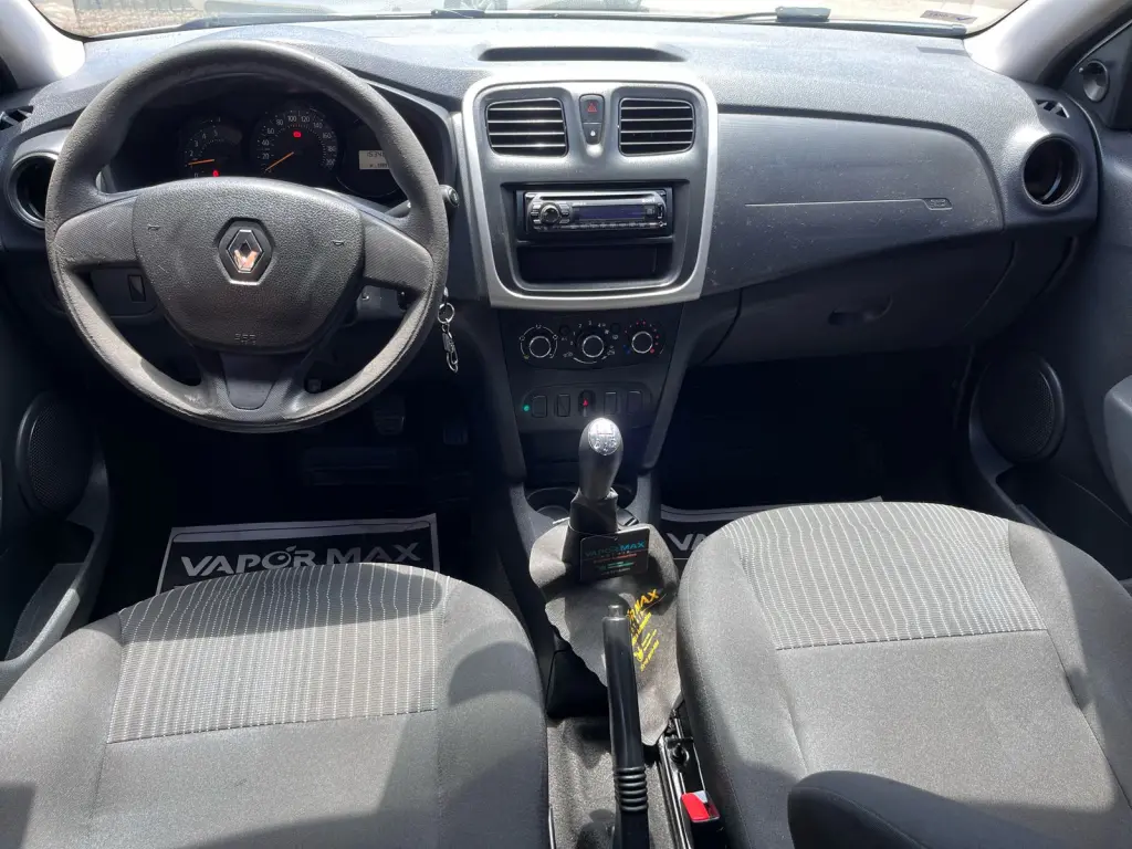 RENAULT Sandero - Foto