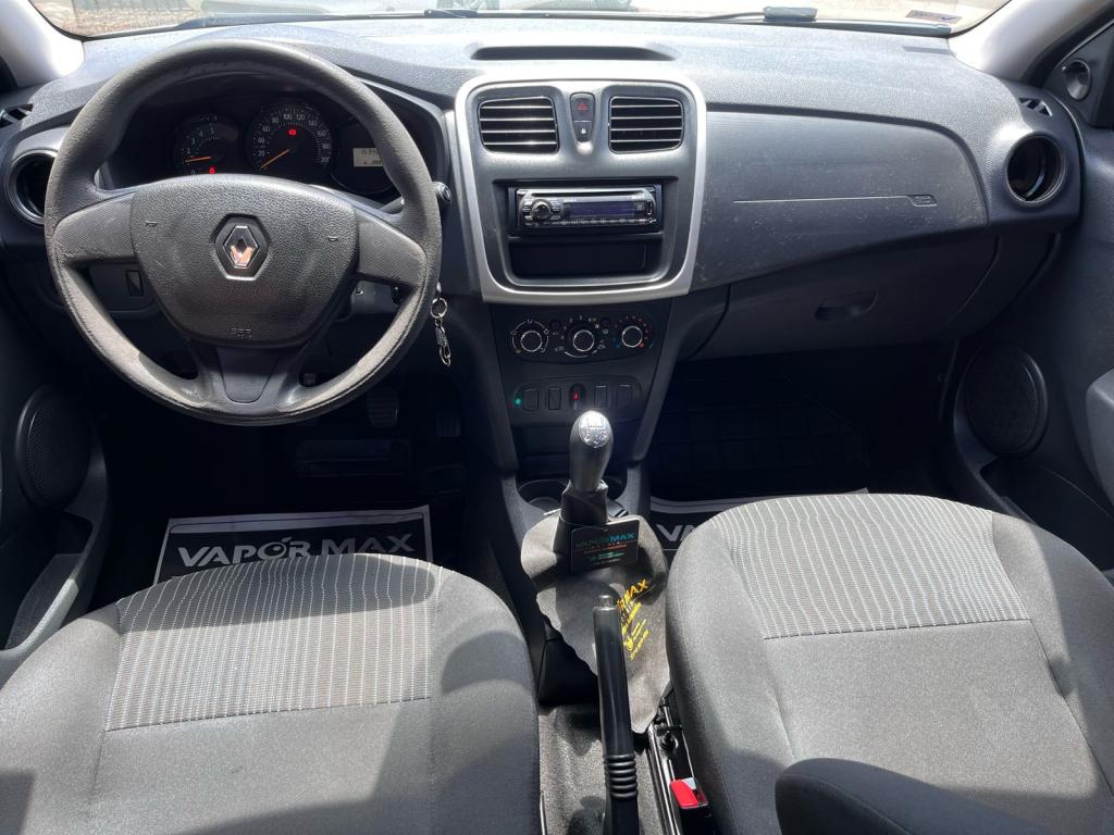 RENAULT Sandero - Foto