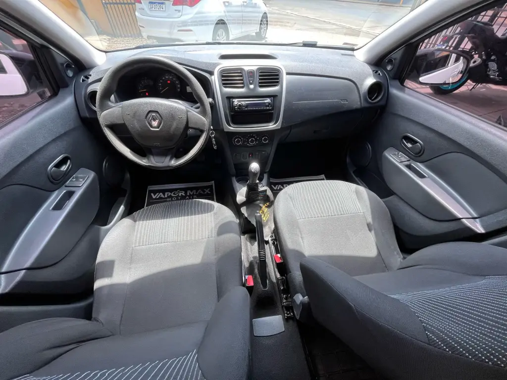 RENAULT Sandero - Foto