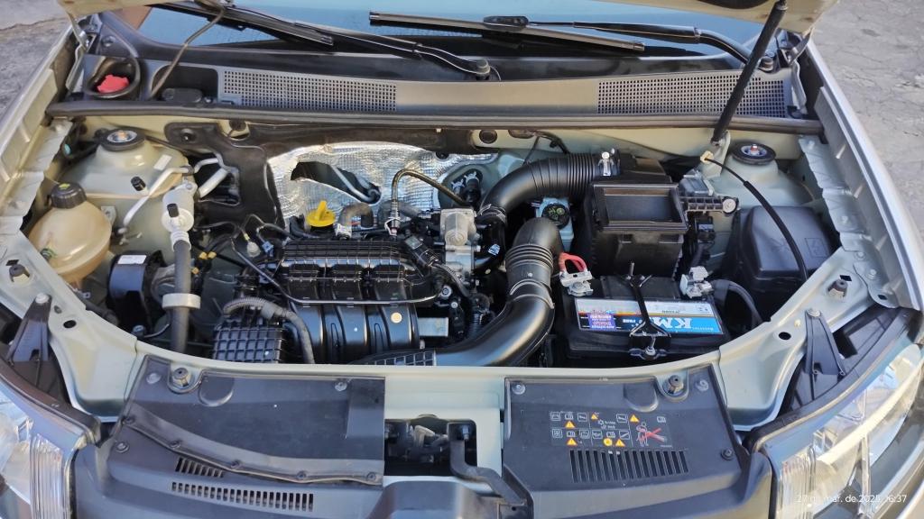 RENAULT Sandero - Foto