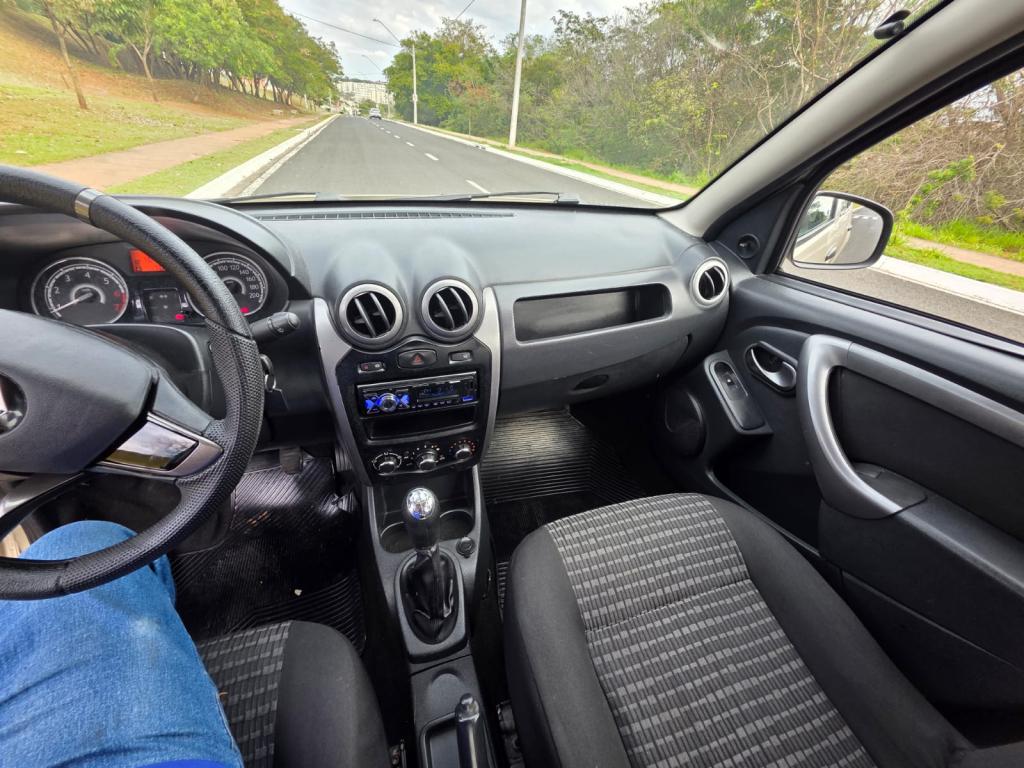 RENAULT Sandero - Foto