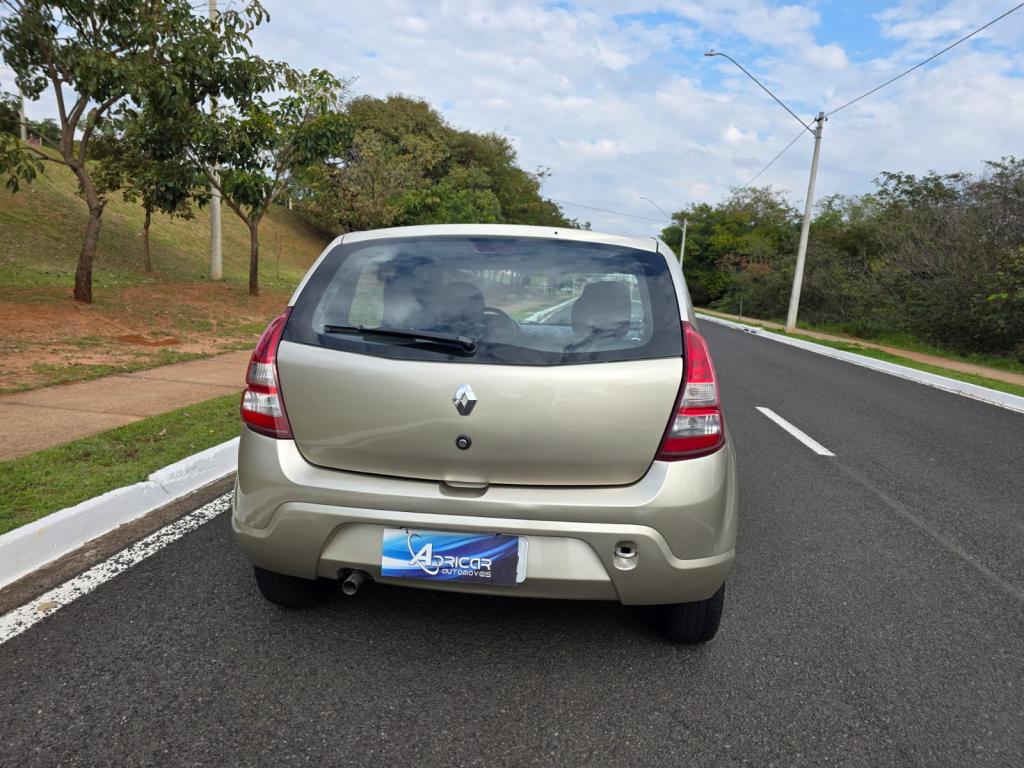 RENAULT Sandero - Foto