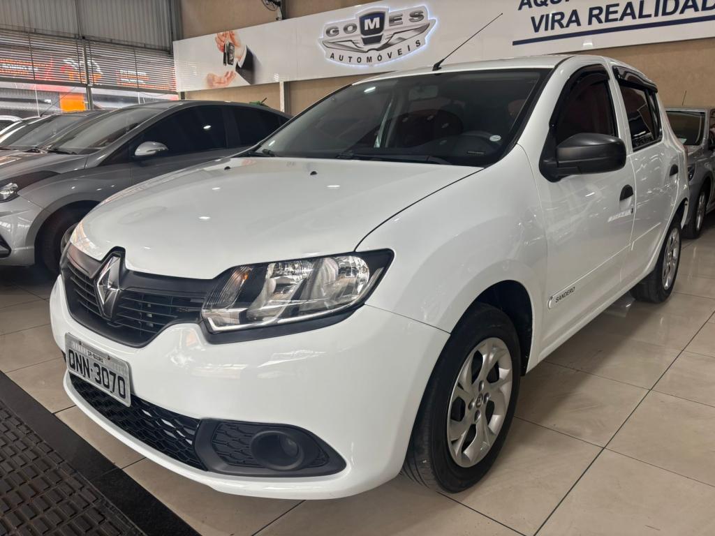 RENAULT Sandero - Foto