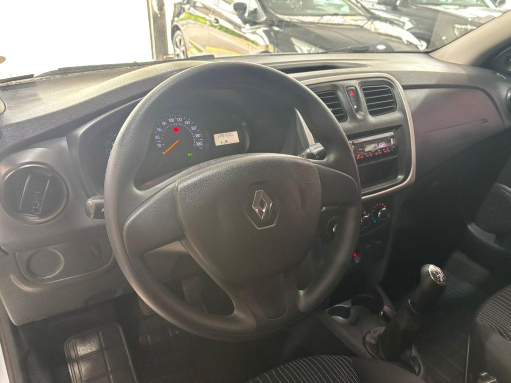 RENAULT Sandero - Foto