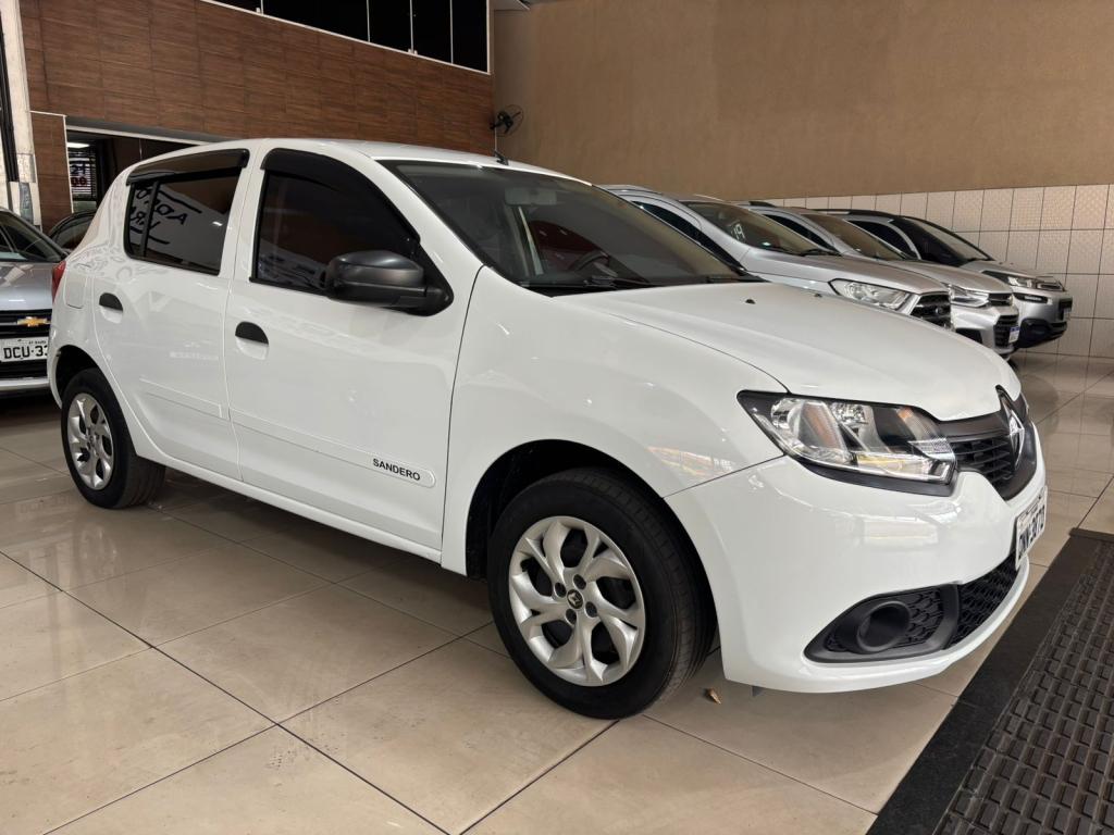 RENAULT Sandero - Foto