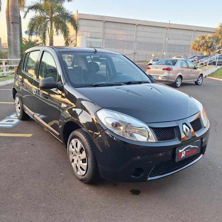 RENAULT Sandero - Foto