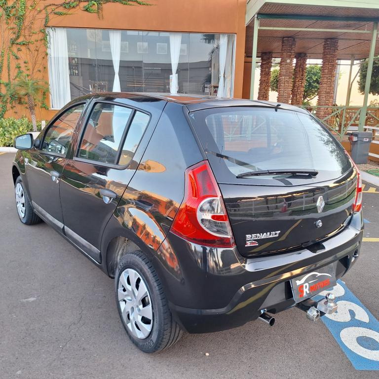 RENAULT Sandero - Foto