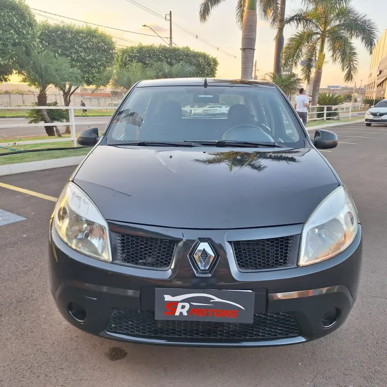 RENAULT Sandero - Foto