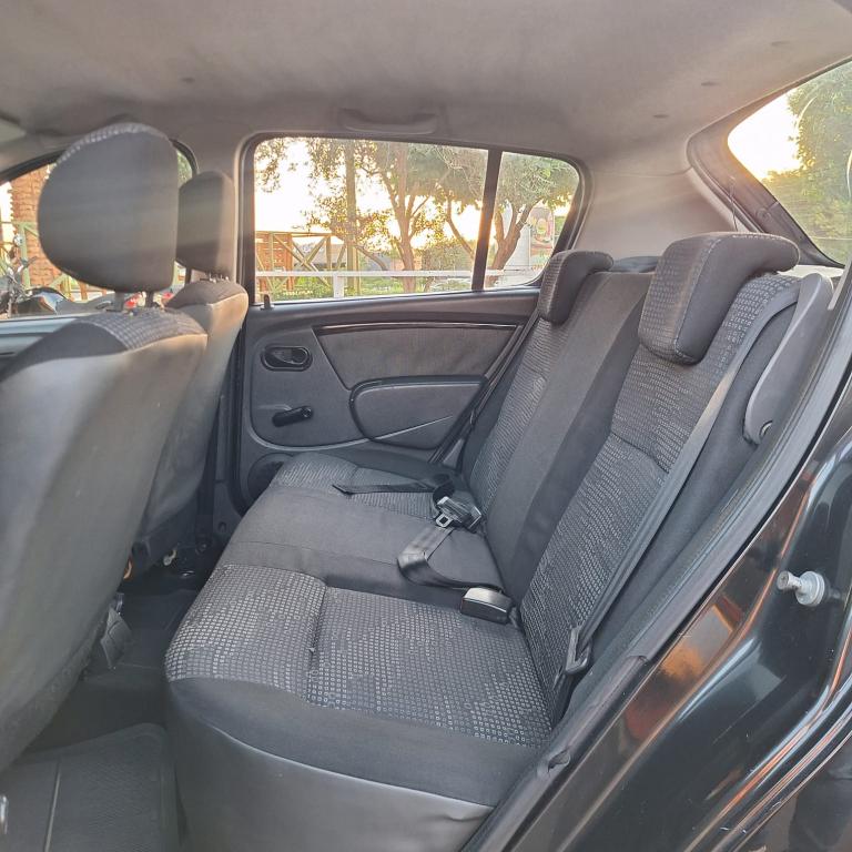 RENAULT Sandero - Foto