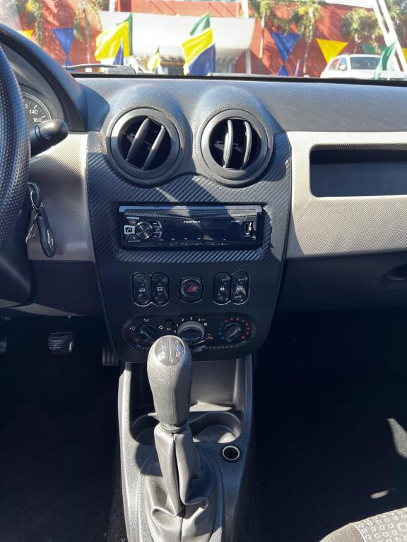 RENAULT Sandero - Foto
