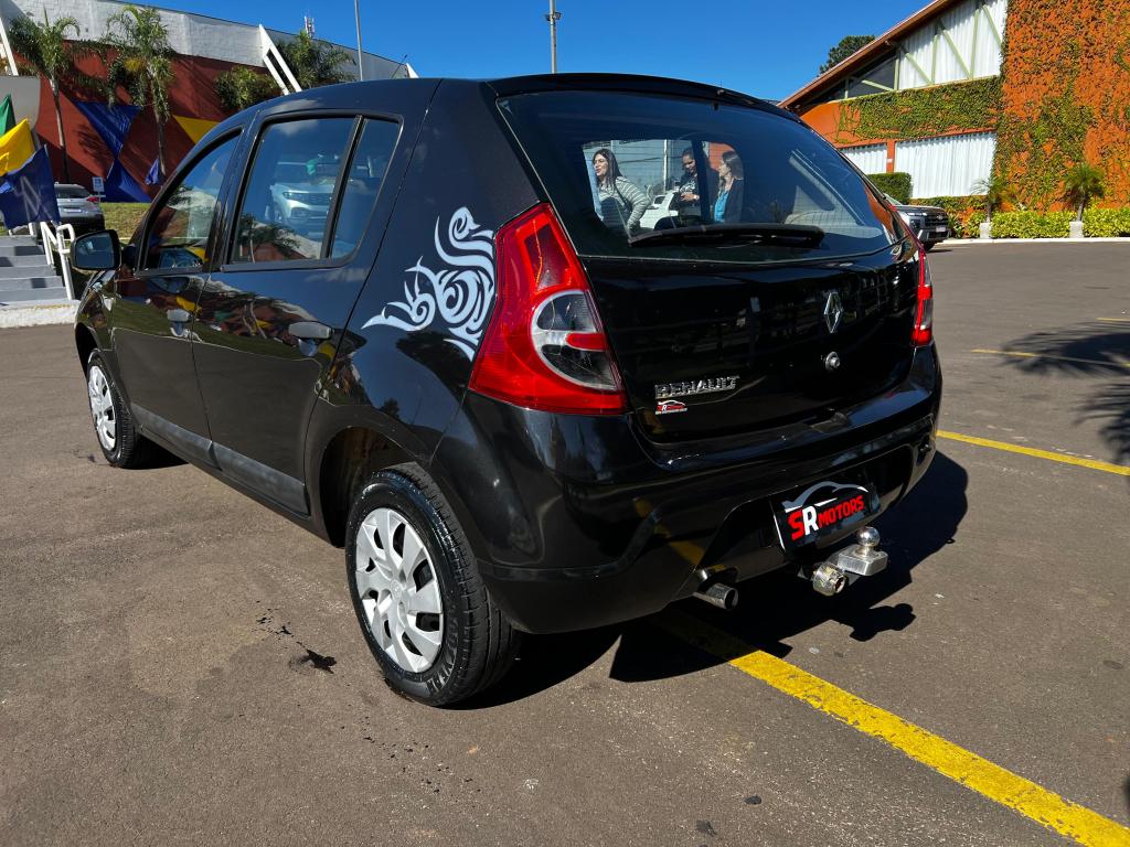 RENAULT Sandero - Foto