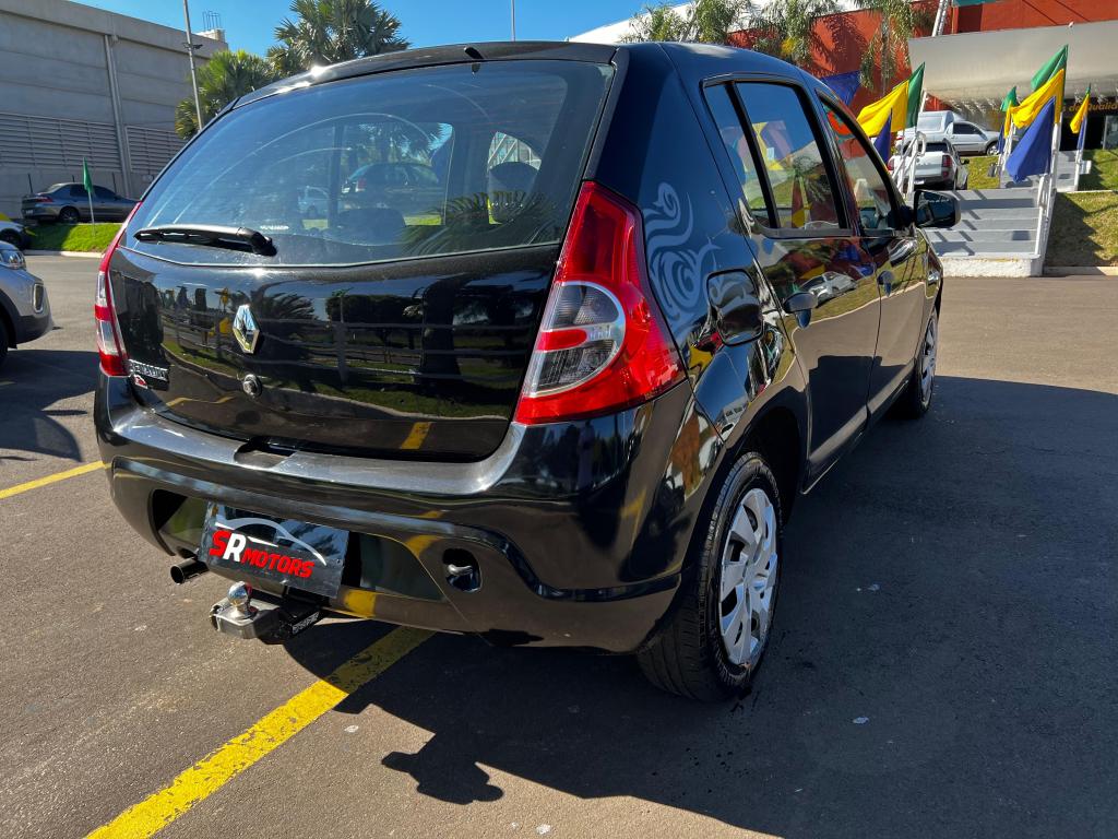 RENAULT Sandero - Foto