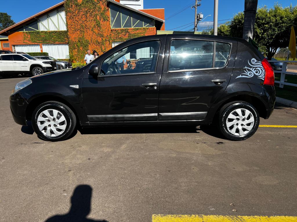 RENAULT Sandero - Foto