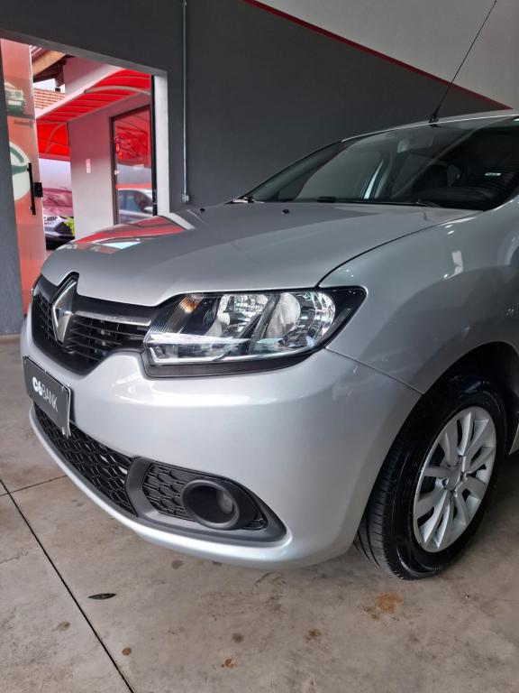 RENAULT Sandero - Foto