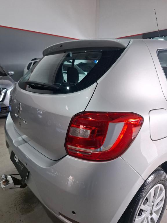 RENAULT Sandero - Foto