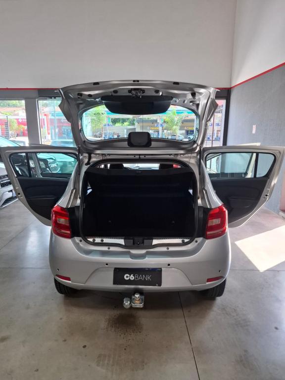 RENAULT Sandero - Foto