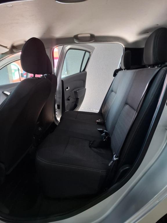 RENAULT Sandero - Foto