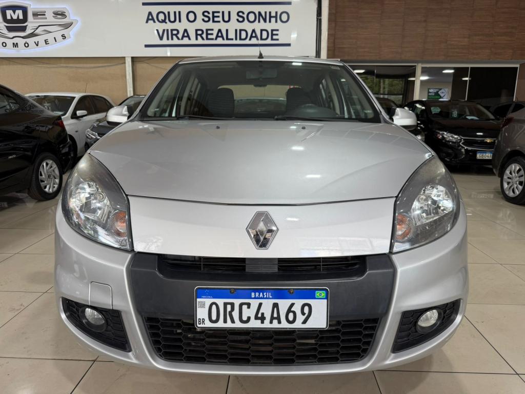 RENAULT Sandero - Foto