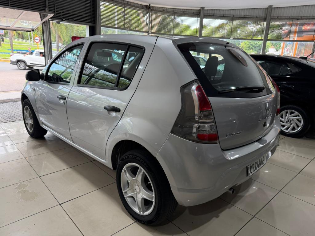 RENAULT Sandero - Foto