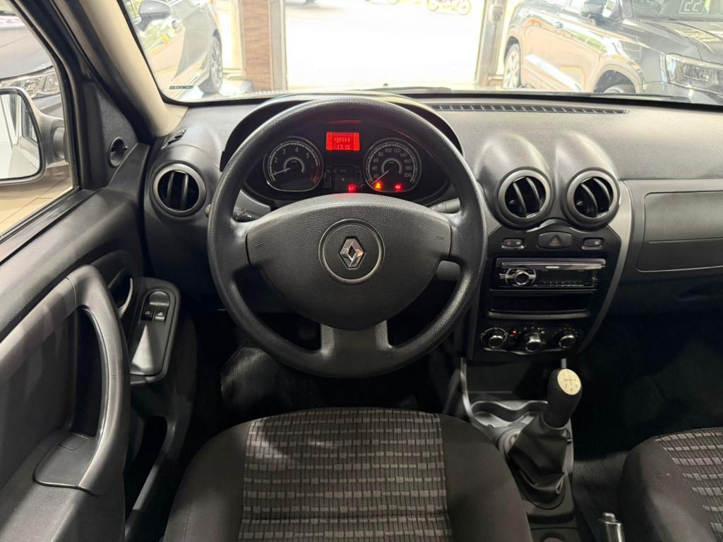 RENAULT Sandero - Foto