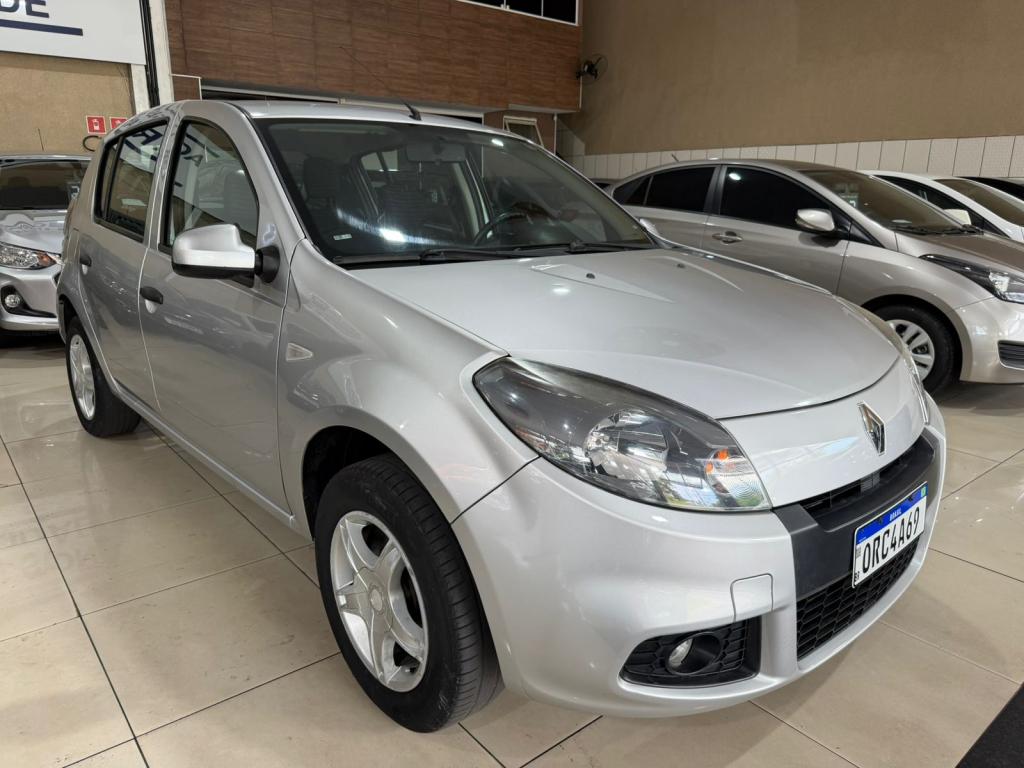 RENAULT Sandero - Foto