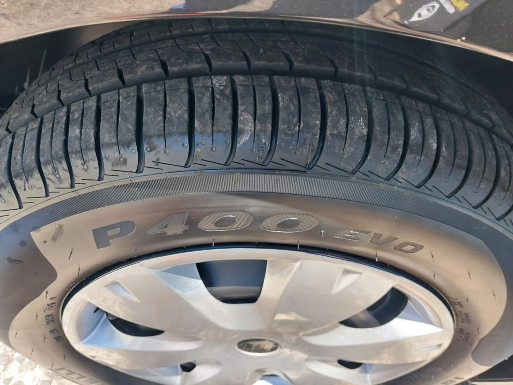 RENAULT Sandero - Foto