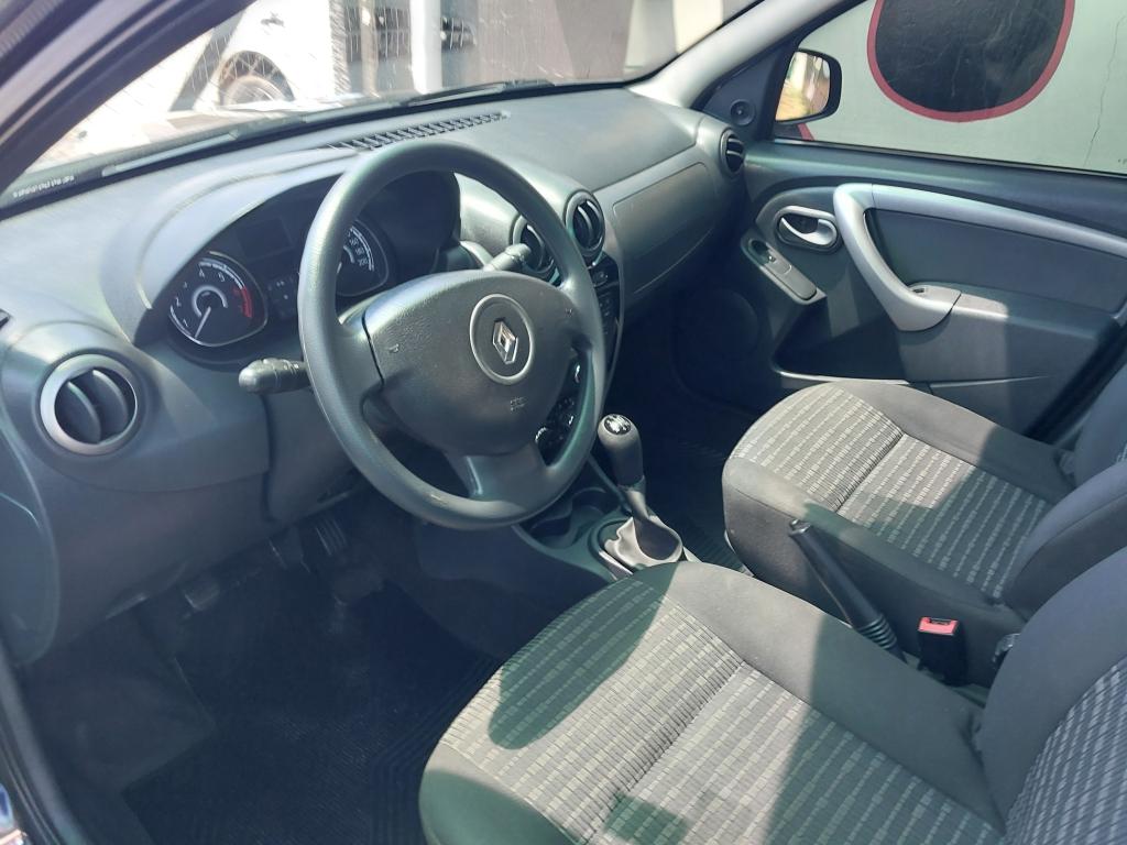 RENAULT Sandero - Foto