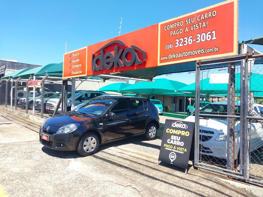 RENAULT Sandero - Foto