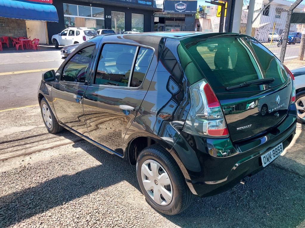 RENAULT Sandero - Foto