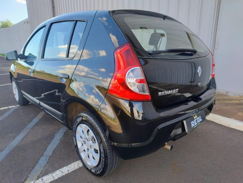 RENAULT Sandero - Foto