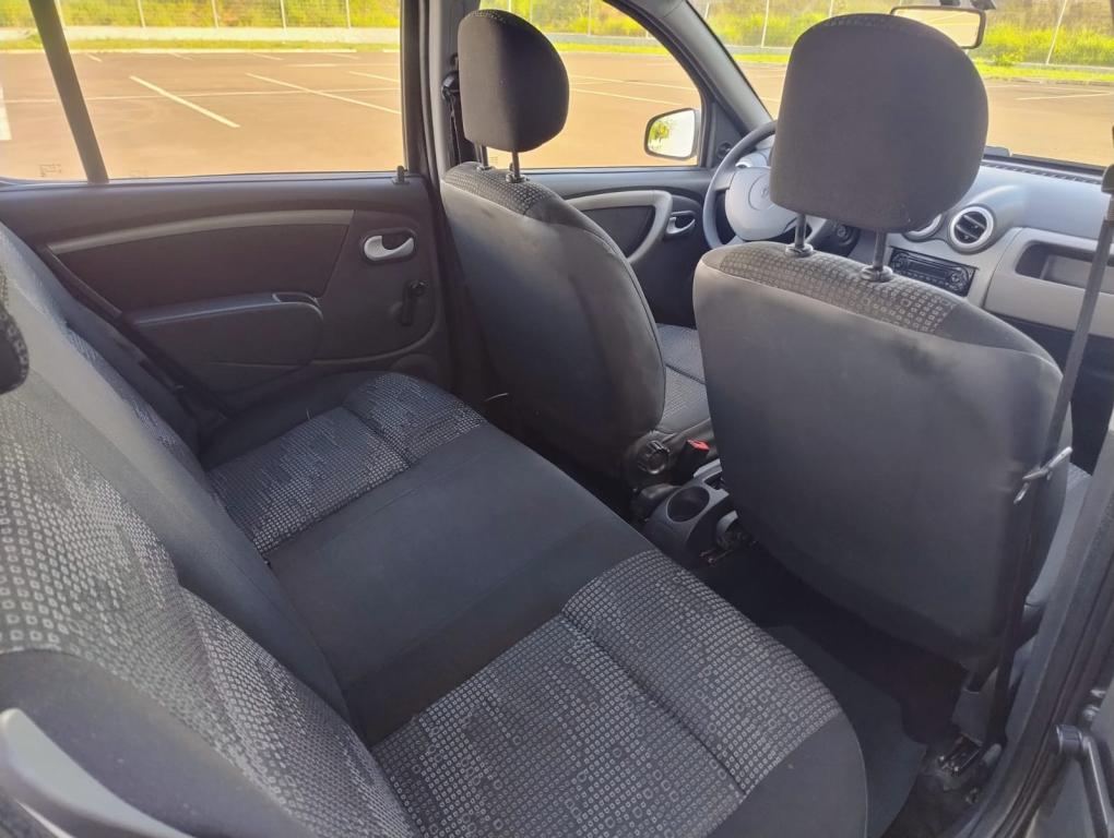 RENAULT Sandero - Foto