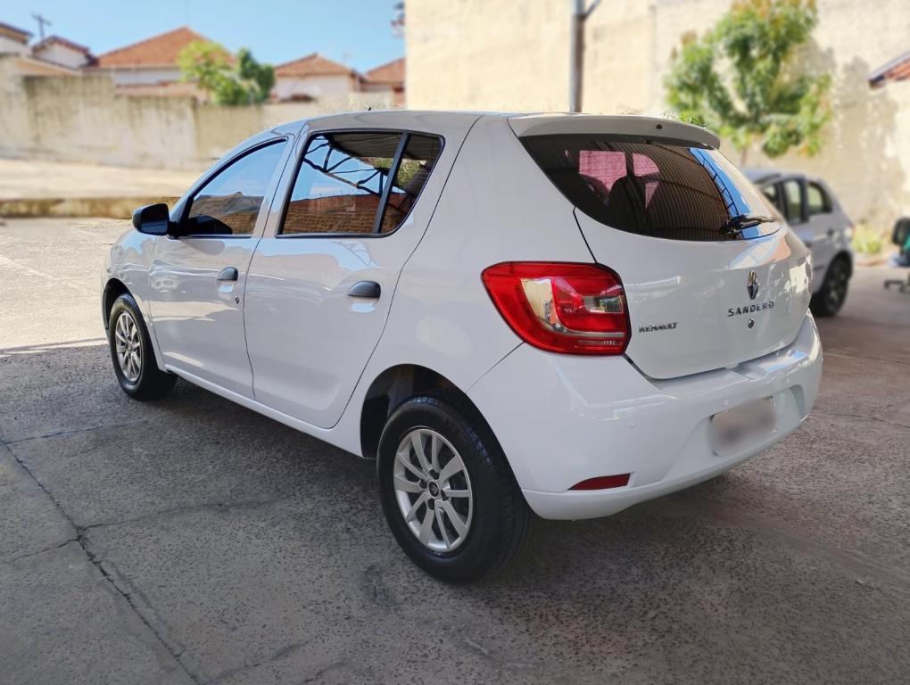 RENAULT Sandero - Foto