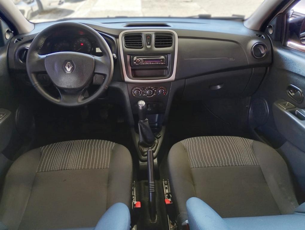 RENAULT Sandero - Foto