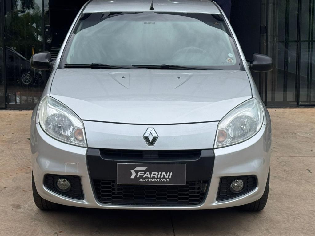 RENAULT Sandero - Foto