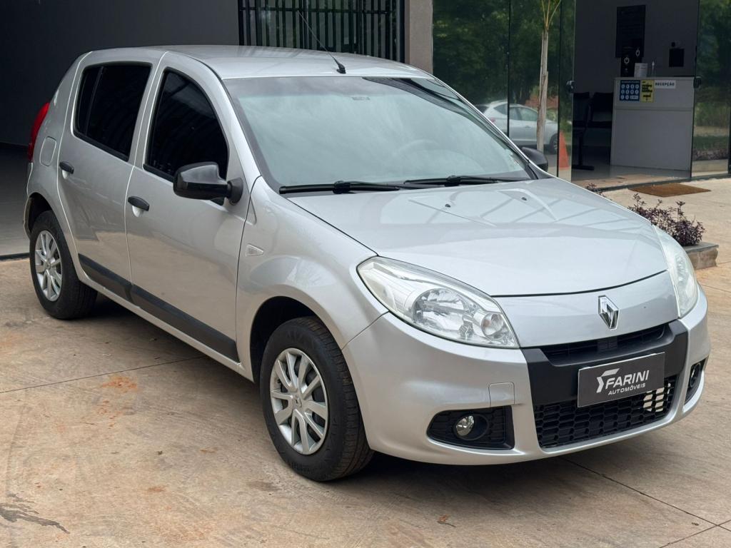 RENAULT Sandero - Foto