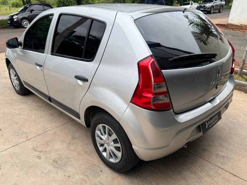 RENAULT Sandero - Foto