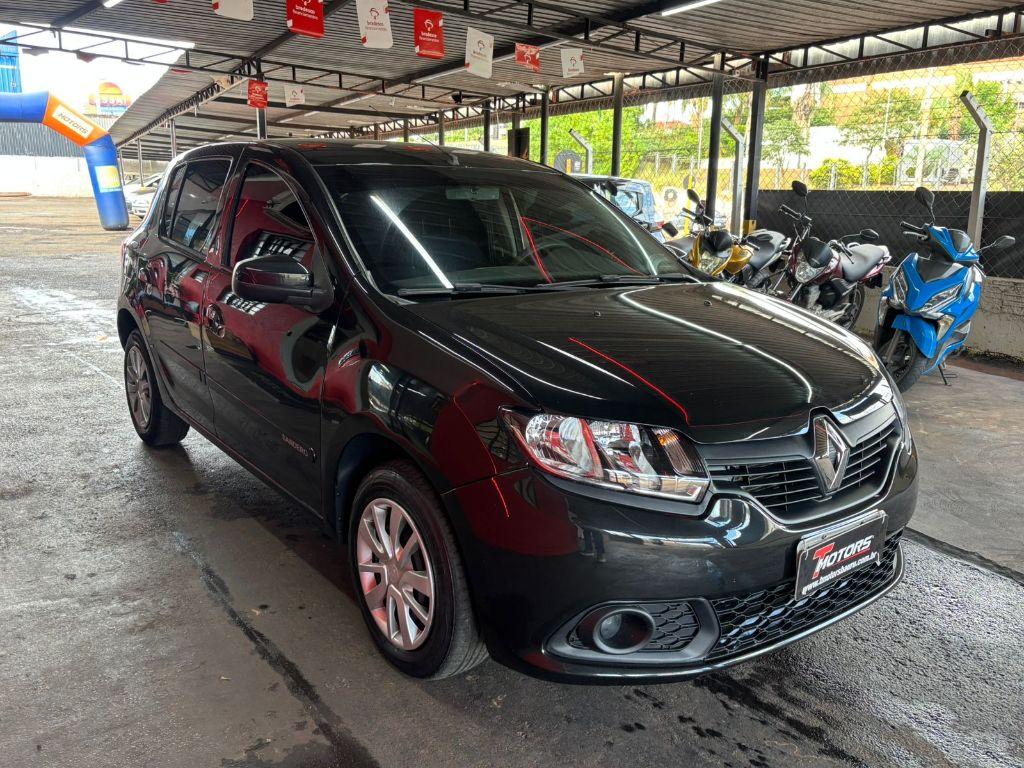 RENAULT Sandero - Foto