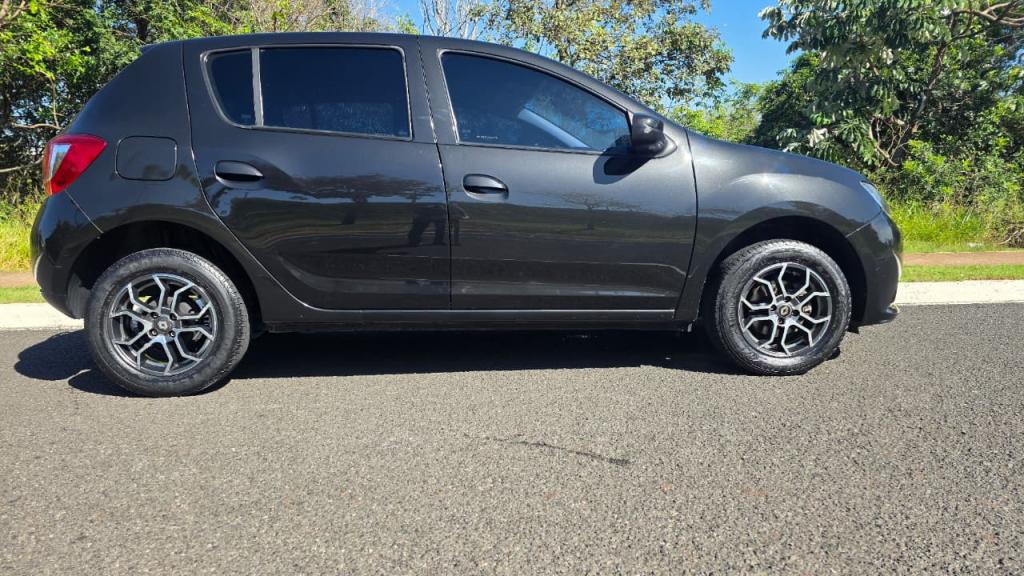 RENAULT Sandero - Foto