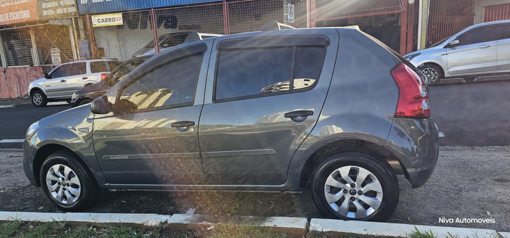 RENAULT Sandero - Foto