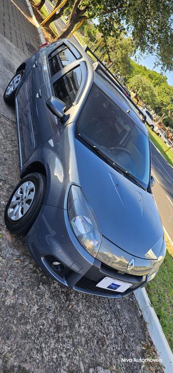 RENAULT Sandero - Foto