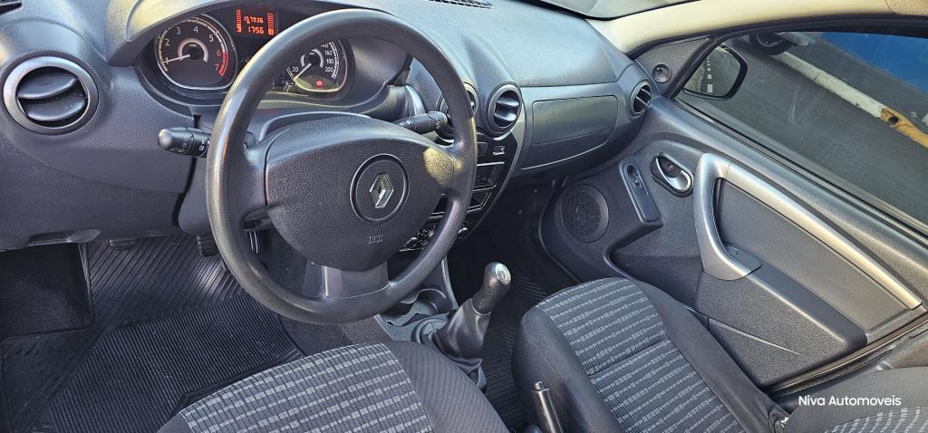 RENAULT Sandero - Foto