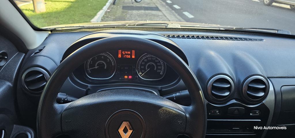 RENAULT Sandero - Foto