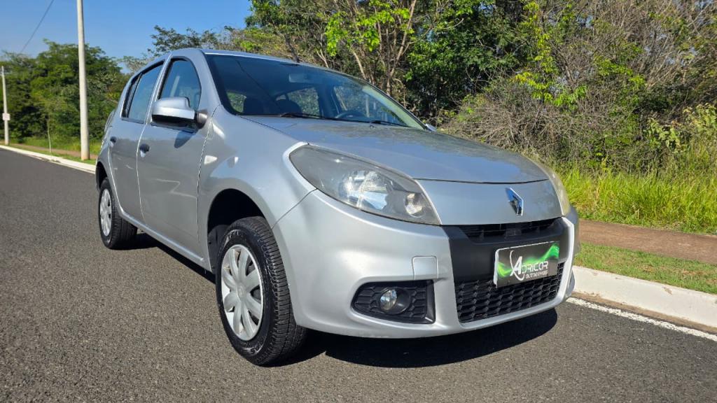 RENAULT Sandero - Foto