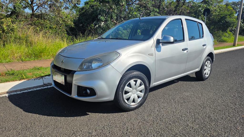 RENAULT Sandero - Foto