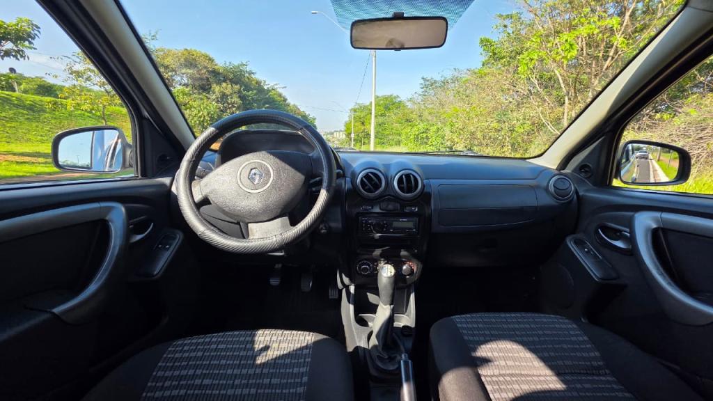 RENAULT Sandero - Foto