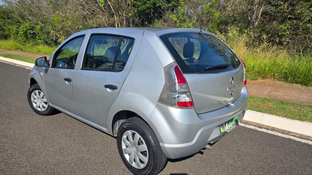 RENAULT Sandero - Foto